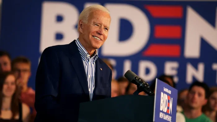 Joe biden campaign speech crowd