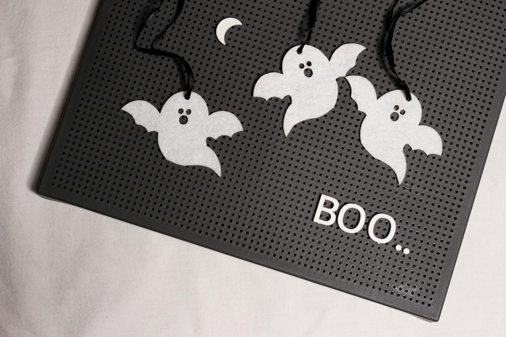 Ghosts decor boo sign