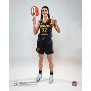 Caitlin clark spinning basketball wallpaper