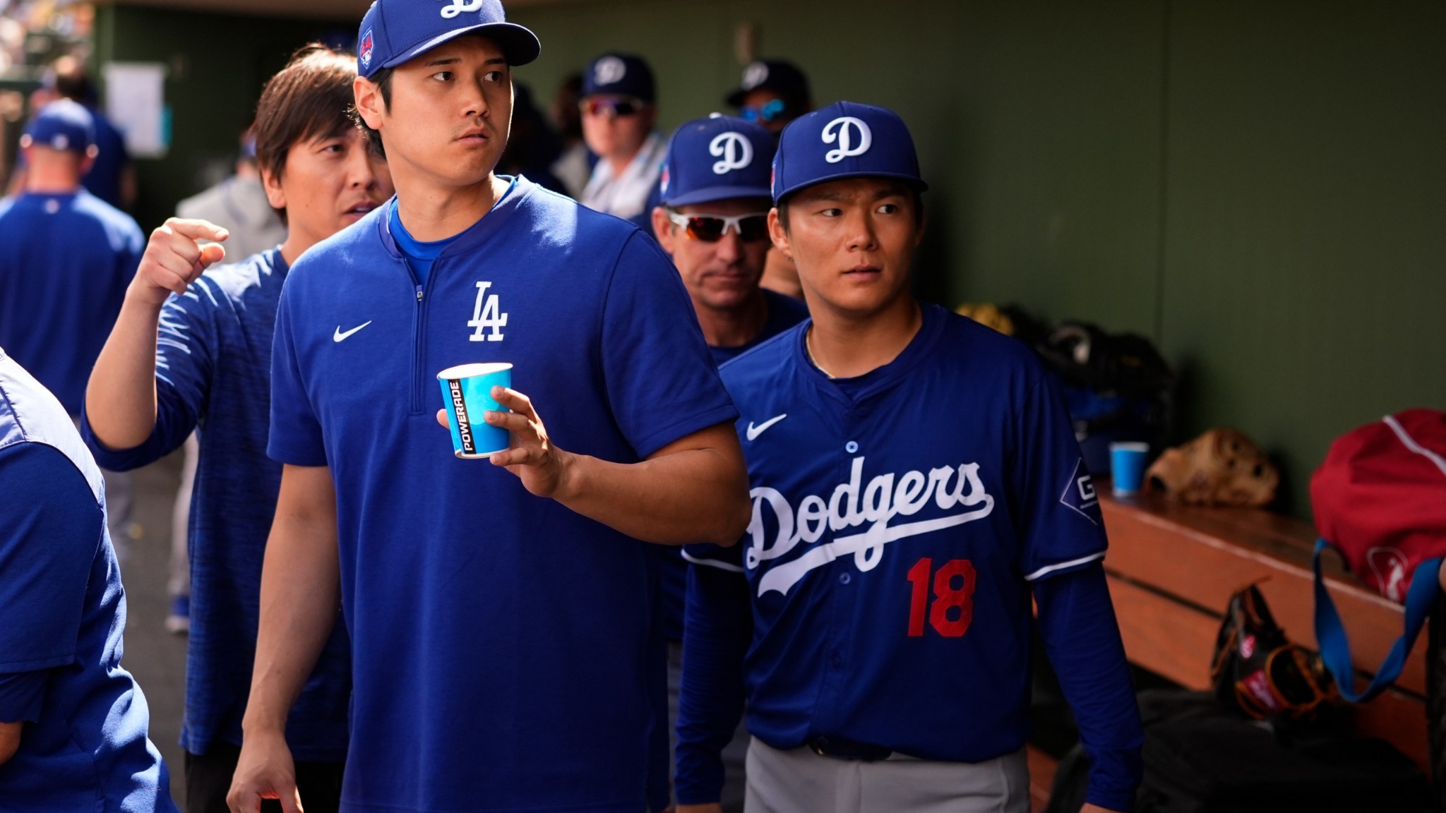 Shohei ohtani dodgers dugout preparation