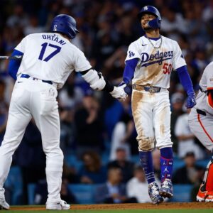 Shohei ohtani dodgers high five wallpaper