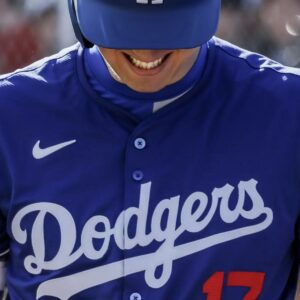 Shohei ohtani dodgers smiling down wallpaper