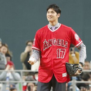 Shohei ohtani posing jersey